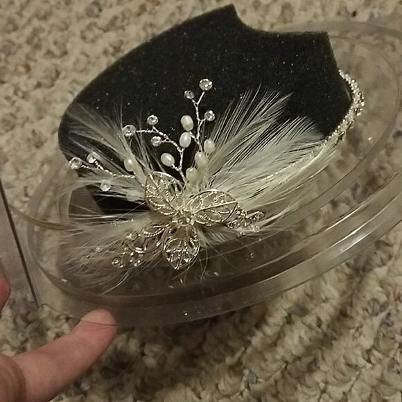 David's Bridal Silver Bling Headpiece W/ Feathers - Picture 6 of 8